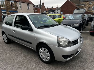 Renault Clio 1.1 CLIO CAMPUS 8V Hatchback Petrol Silver at Charger Gold Malton