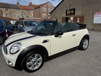 Mini Mini 1.6 COOPER Convertible Petrol White at Charger Gold Malton