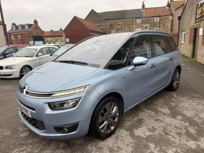 Citroen C4 Picasso 1.6 C4 GR PICASSO EXCL ADREAM EHDI MPV Diesel Blue at Charger Gold Malton