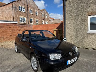 Volkswagen Golf 2.0 GOLF CABRIOLET AV-GE Convertible Petrol Blue/black at Charger Gold Malton