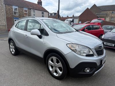 Vauxhall Mokka 1.6 MOKKA EXCLUSIV S/S Hatchback Petrol Silver at Charger Gold Malton